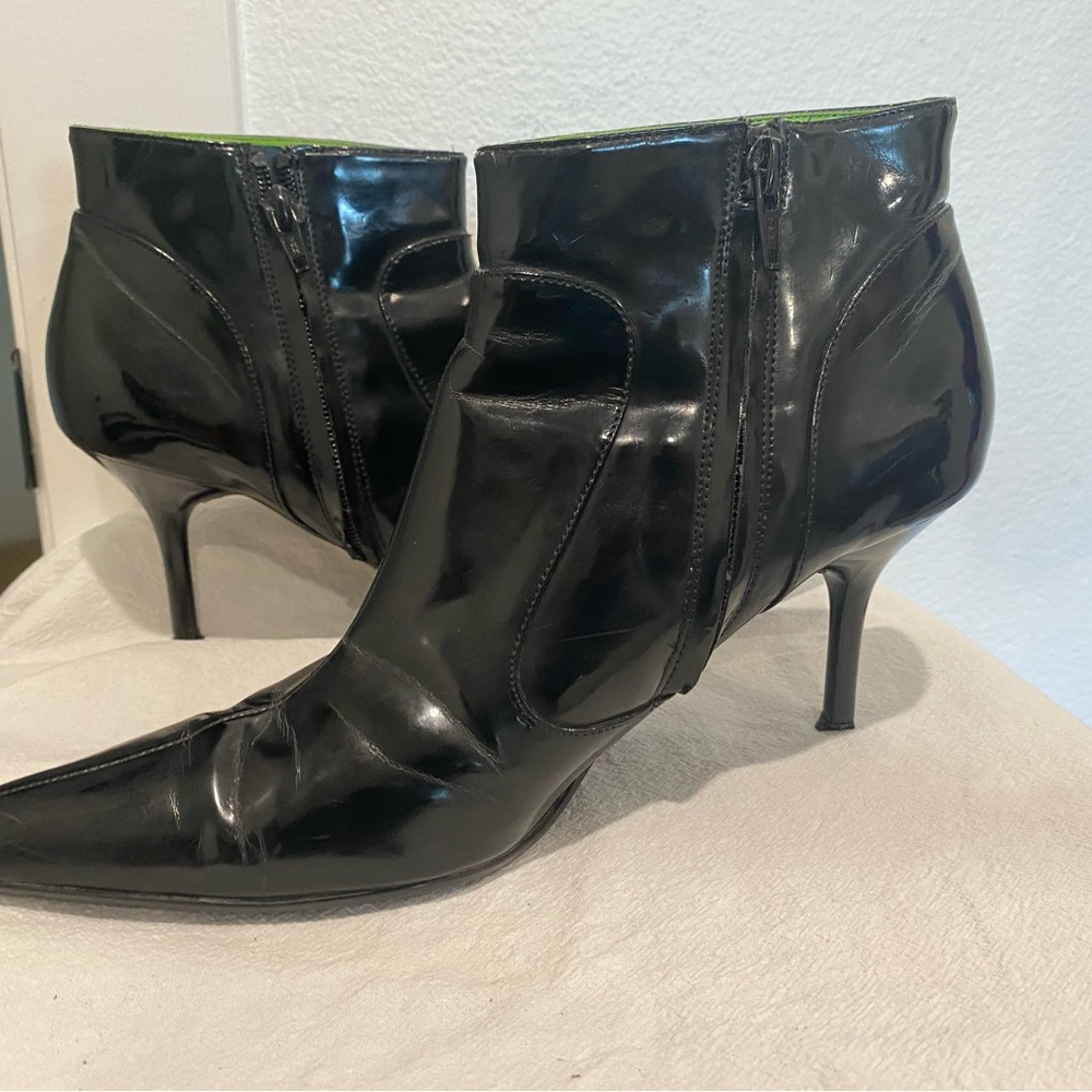 Steve Madden Black Patent Heeled Boots with Pointed Toe